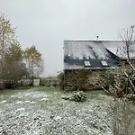 Ancienne Grange Typique Nichee Au Coeur Du Cantal *