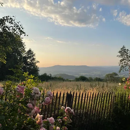 Ancienne Grange Typique Nichee Au Coeur Du Cantal Holiday home Le Monteil (Cantal)
