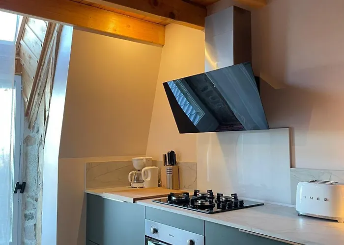 Ancienne Grange Typique Nichee Au Coeur Du Cantal Le Monteil (Cantal)