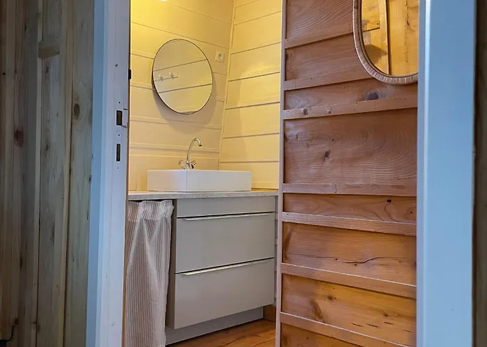 Дом отдыха Ancienne Grange Typique Nichee Au Coeur Du Cantal Le Monteil (Cantal)