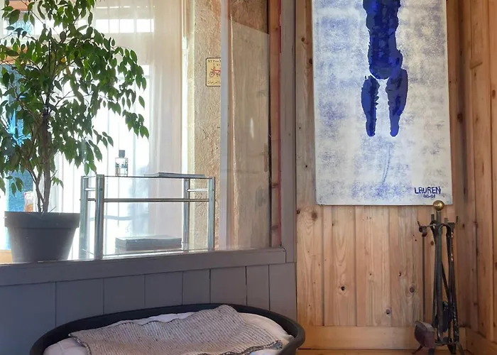 Дом отдыха Ancienne Grange Typique Nichee Au Coeur Du Cantal