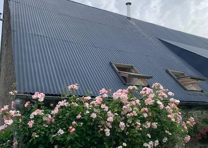 Дом отдыха Ancienne Grange Typique Nichee Au Coeur Du Cantal